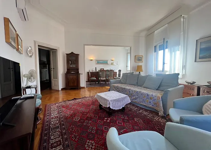 아파트 Prestigious 3 Bedrooms, 8 Guest, Centre Porta Romana *