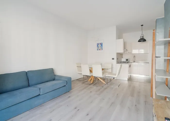 Appartamento Guesthost - Lorenteggio Charming Flat