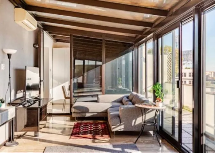 Daire 3 Bedrooms With Terrace Close To The Center