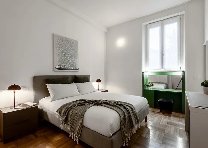 Daire Stayeasy Crocetta - Duomo Walking, 2 Bedrooms 2 Baths *