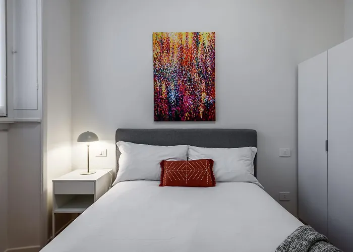 Stayeasy Crocetta - Duomo Walking, 2 Bedrooms 2 Baths Milaan