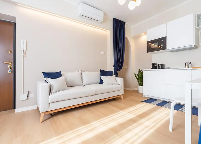 Just Urban - Cozy 1-br Near Navigli & Metro M2 Apartment Milan