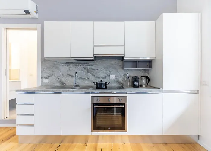 Duomo 10 Minutes Walk- Modern Design شقة *