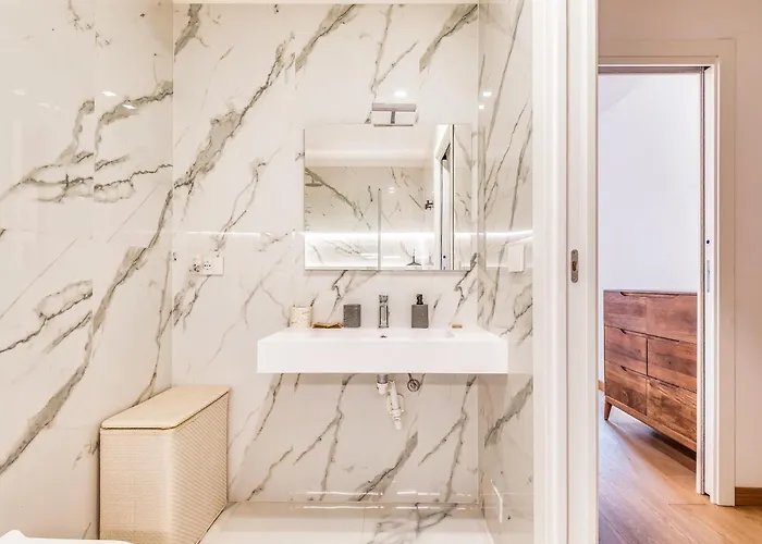 Luxury Via Montenevoso 4 Pax Wi-fi Daire *