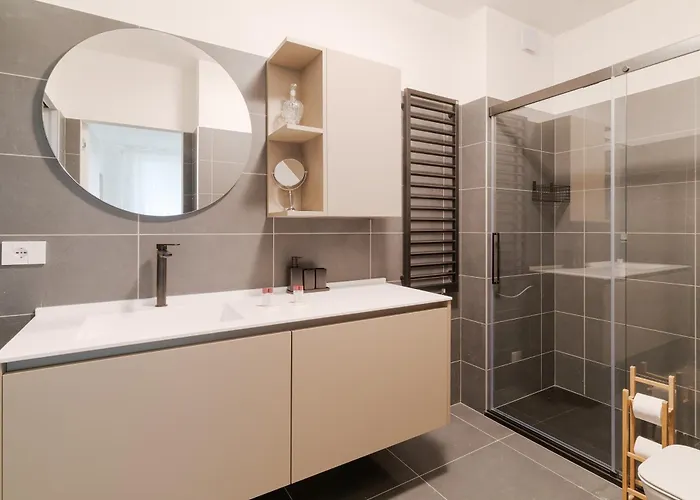 Guesthost - Modern Near Porta Venezia Apartament Mediolan