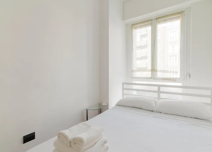 Guesthost - Lorenteggio Charming Flat