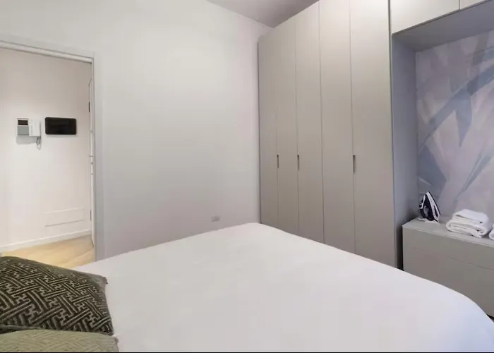 New Close To Duomo - Private Parking Milan