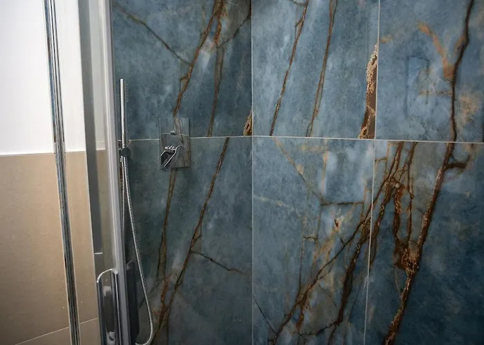 13 Nevoso Palace מילאנו