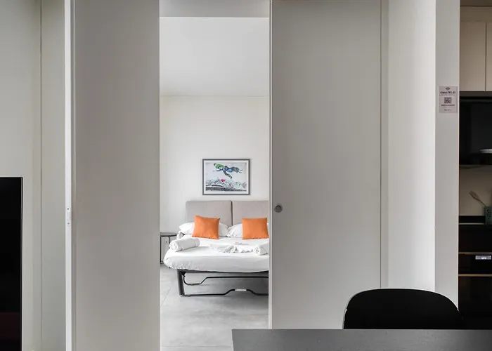 Large Milan's Navigli - 5 Gu... Apartament