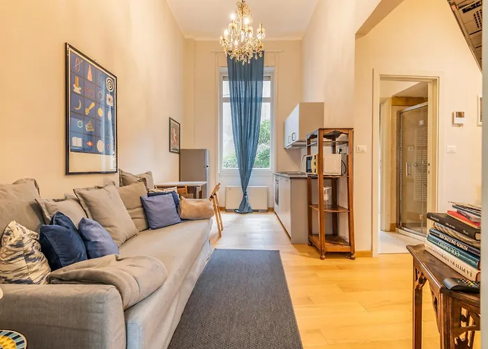 4 Pax Luxury Duomo San Babila *