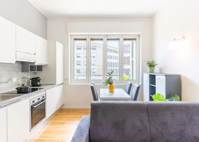 Duomo 10 Minutes Walk- Modern Design شقة ميلان