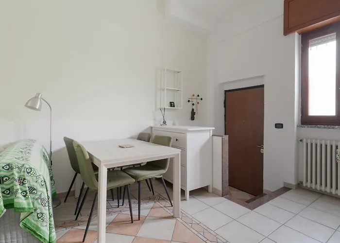 Guesthost - Comfy Nest In South