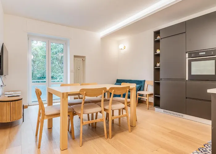 Luxury Via Montenevoso 4 Pax Wi-fi *