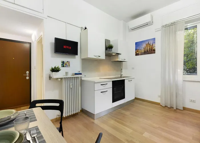 Station In 15 Min, Charming *