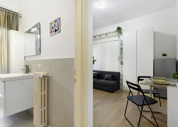 Station In 15 Min, Charming * ميلان