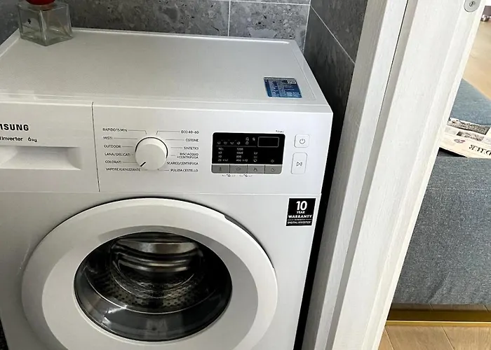 Brand New And Bright * Milán