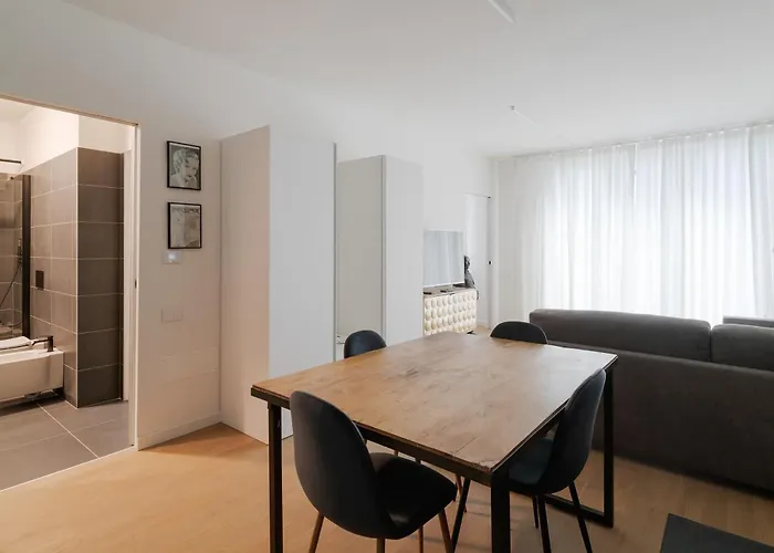Guesthost - Modern Near Porta Venezia Apartmán *