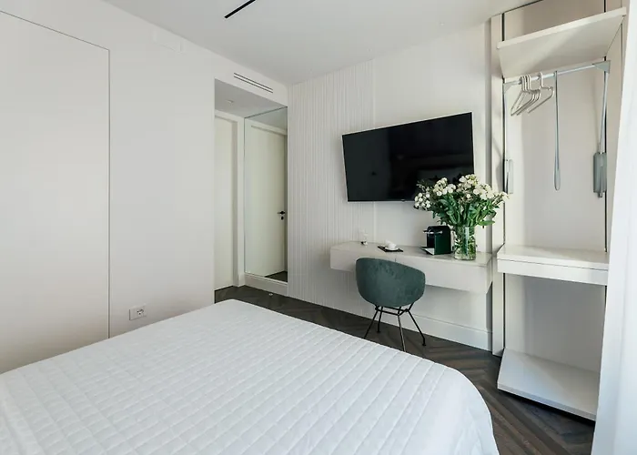 Exclusive Domus Gaudia