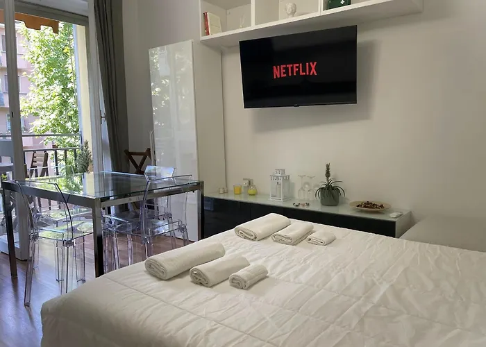 A Stone's Throw From The Metro *