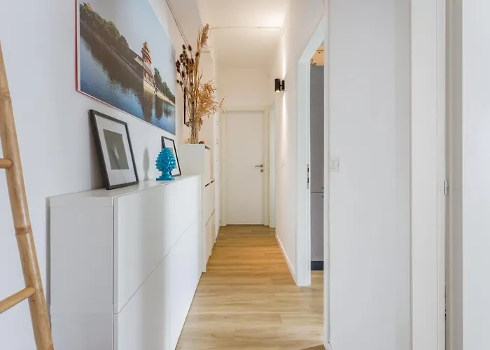 דירה Cosmopolitan House - Modern Bocconi מילאנו