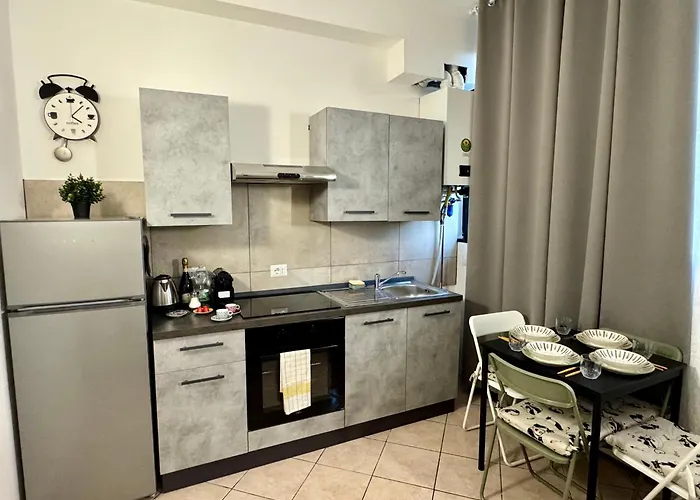 Apartment Dergano 1 Near Metro Stop 3*