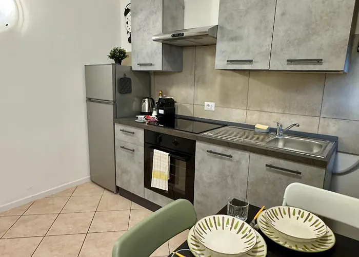 Dergano 1 Near Metro Stop 3*