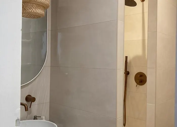 Cosy For Two Newly Renovated * ميلان