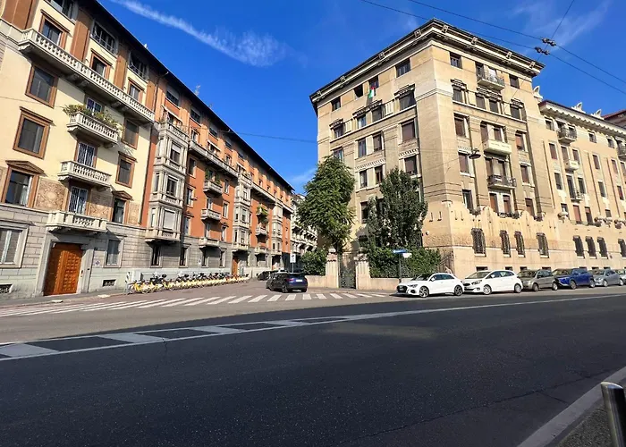 Prestigious 3 Bedrooms, 8 Guest, Centre Porta Romana 아파트 밀라노