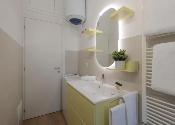 Pomponazzi 19 Two-room In The Bocconi Area