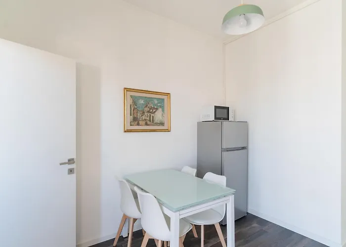 Guesthost - Comfy White *