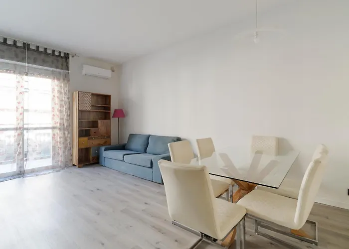 Διαμέρισμα Guesthost - Lorenteggio Charming Flat *