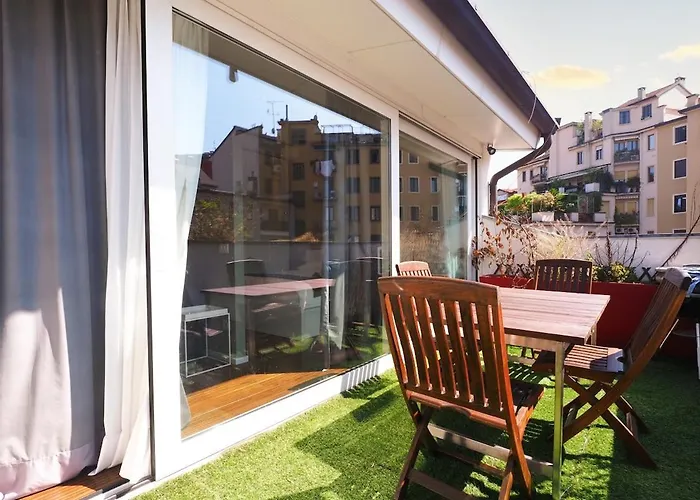 Contempora - Attic With Terrace In The Heart Of Porta Romana *