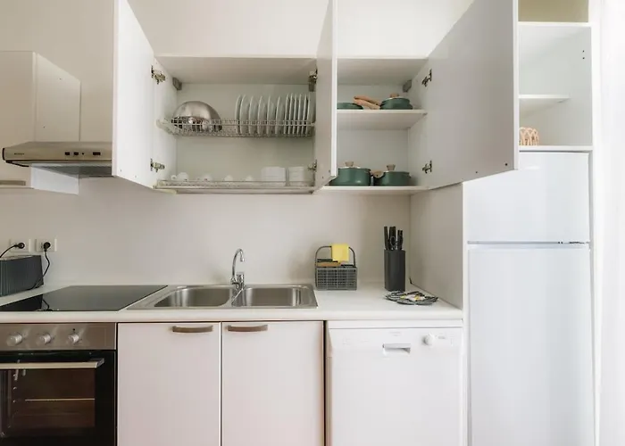 R Orchidea House アパート