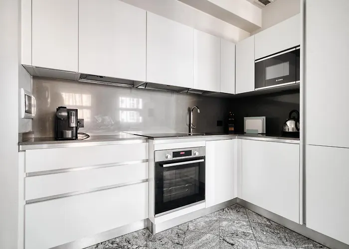 Station - Big Flat Apartment Mailand