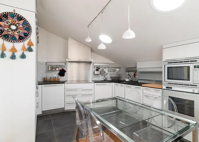 Guesthost - Navigli Modern Flat * Milan