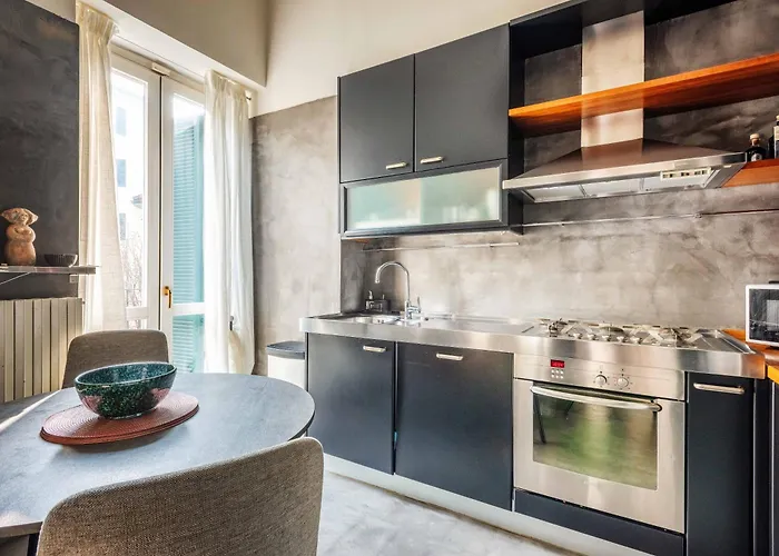 Luxury 3 Bedrooms In Brera Apartment