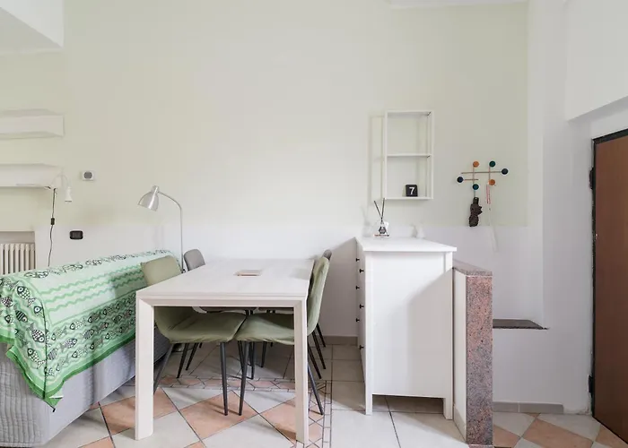 Guesthost - Comfy Nest In South Appartement Milan
