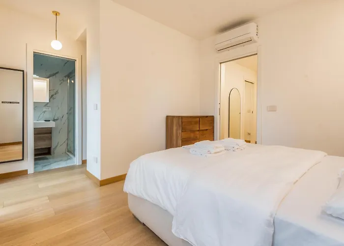 Luxury Via Montenevoso 4 Pax Wi-fi Daire *