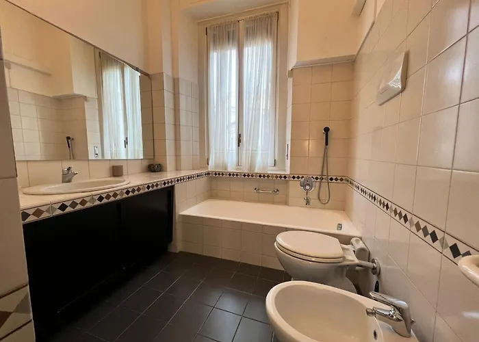 Prestigious 3 Bedrooms, 8 Guest, Centre Porta Romana 밀라노