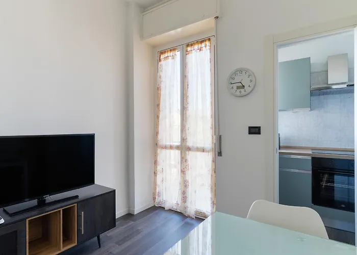 Guesthost - Comfy White Milano