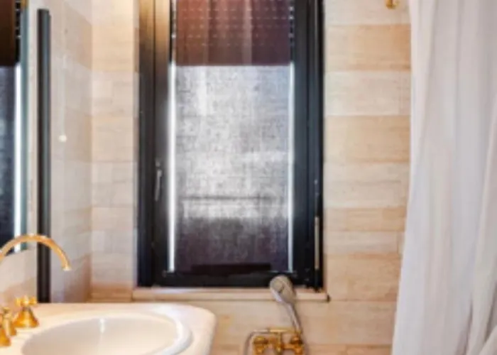 3 Bedrooms With Terrace Close To The Center