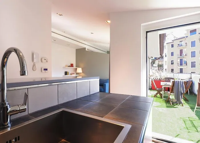 Contempora - Attic With Terrace In The Heart Of Porta Romana *