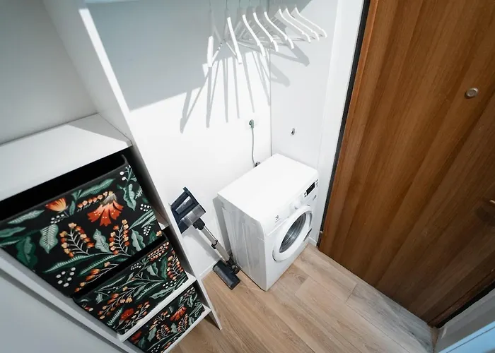 San Siro 6 Min - Life 15 Min ミラノ