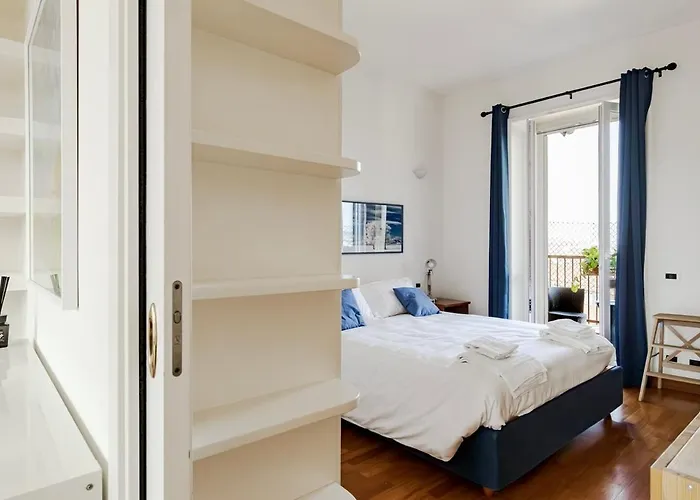 Center Rooftop With Terrace In Porta Romana Lägenhet