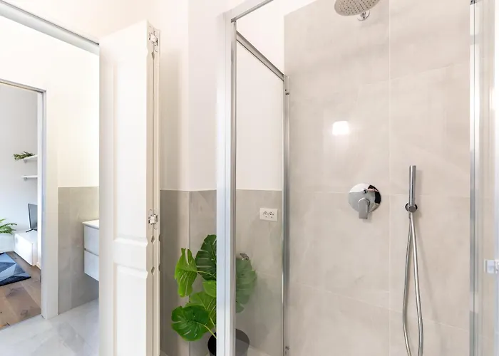 Duomo 10 Minutes Walk- Modern Design شقة ميلان