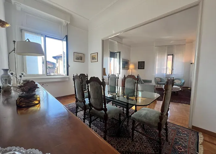 Prestigious 3 Bedrooms, 8 Guest, Centre Porta Romana 밀라노