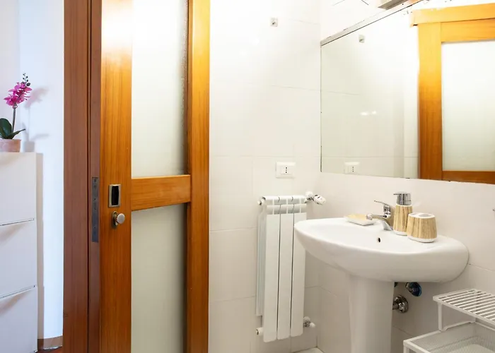 De Homes - La Tua Casa A Porta Nuova Vicino La Metro Apartmán *