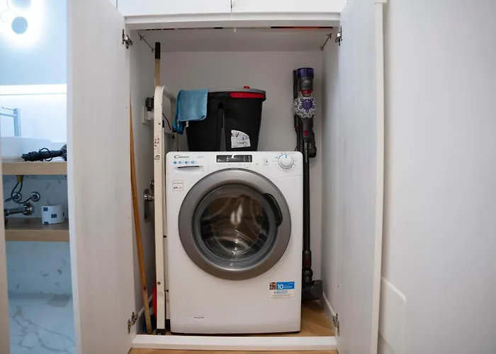 Modern Flat Metro Lotto-citylife-mico-self Check-in-ac