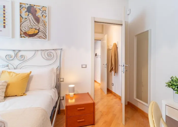 15' A Piedi Dal Centro - Metro M4 Tricolore *