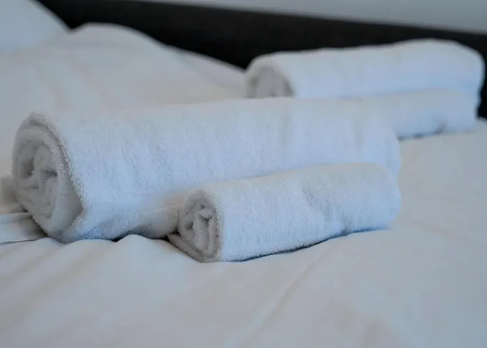 San Siro 6 Min - Life 15 Min * ミラノ